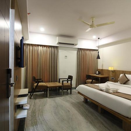 Treebo Seaesta Rk Beach Визакхапатнам Екстериор снимка